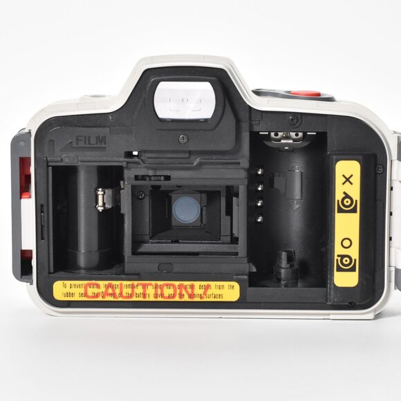 Canon Sure Shot WP-1 Waterproof 35mm Camera with 32mm f/3.5 Lens w/Canon Bag - Picture 7 of 14